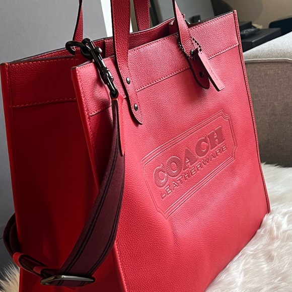 💰SOLD - CE468 - Coach Field Tote 40 with Coach Badge - Picture 3 of 11